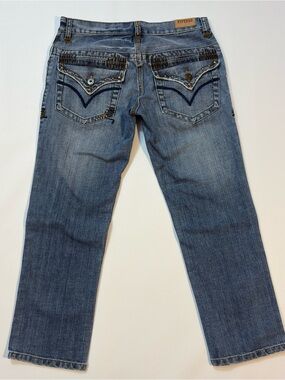 Low rise denim capri pants with studs